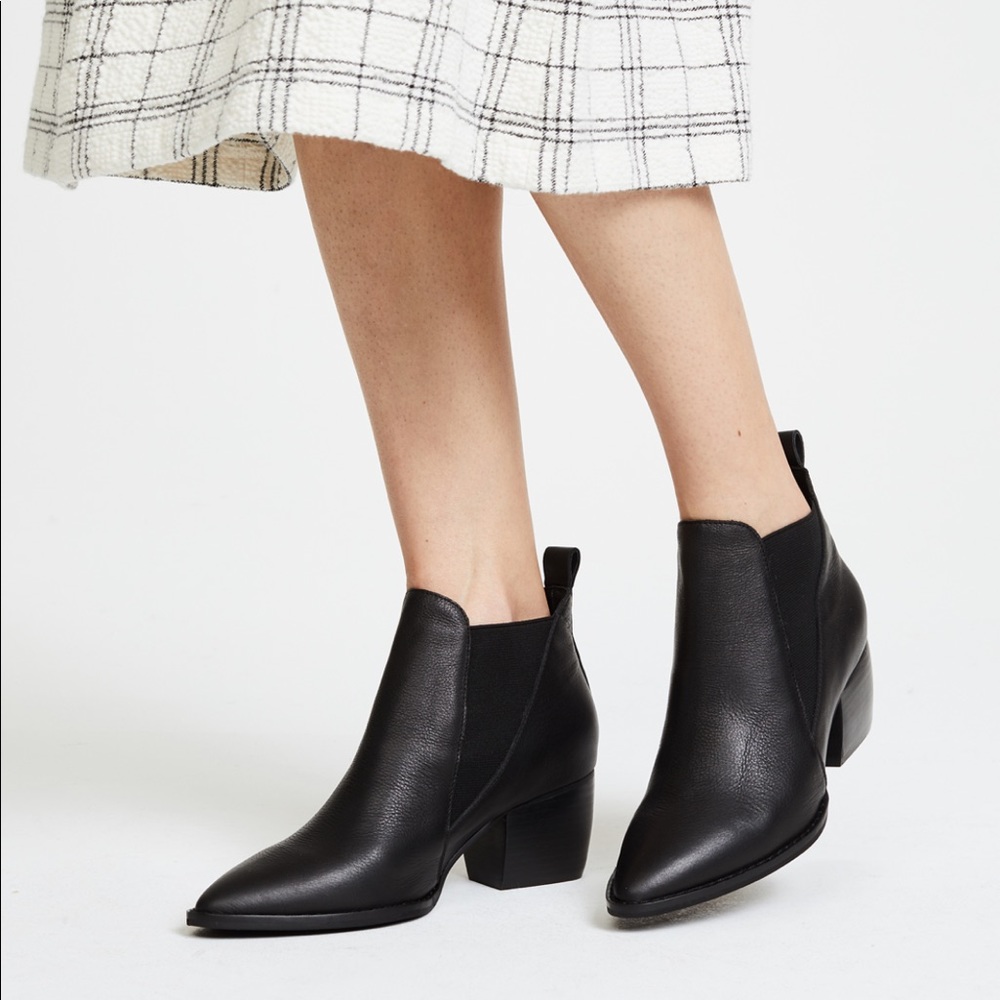 NWOT Sol Sana Bruno Booties